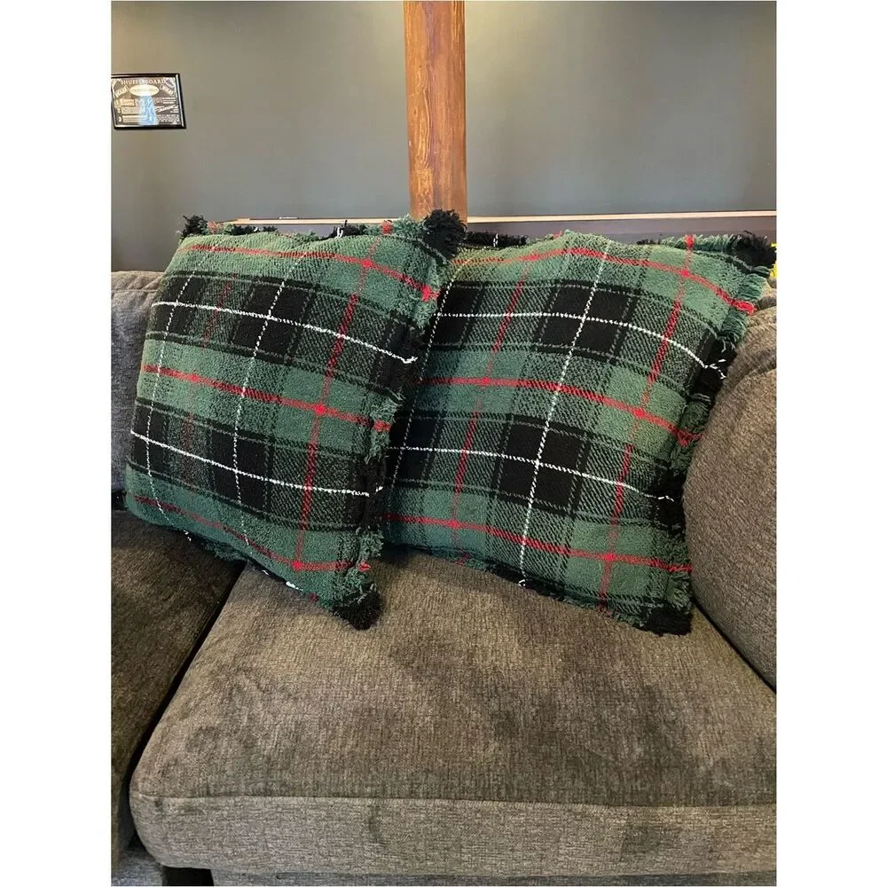 EnVouge Plush Plaid Green Holiday Throw Pillow Set - Home Holiday - 22”x22”